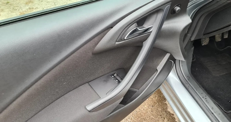 Opel Astra cena 28999 przebieg: 189000, rok produkcji 2014 z Kraków małe 191